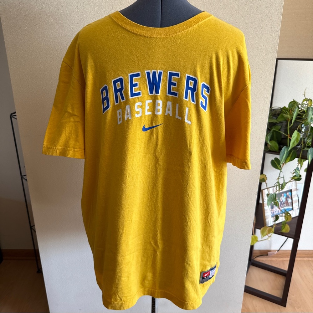 Nike MLB Milwaukee Brewers Baseball Yellow Graphic Tee T-Shirt, Men’s Sz XXL